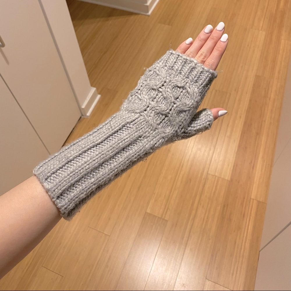 Michael Kors winter fingerless gloves knitted